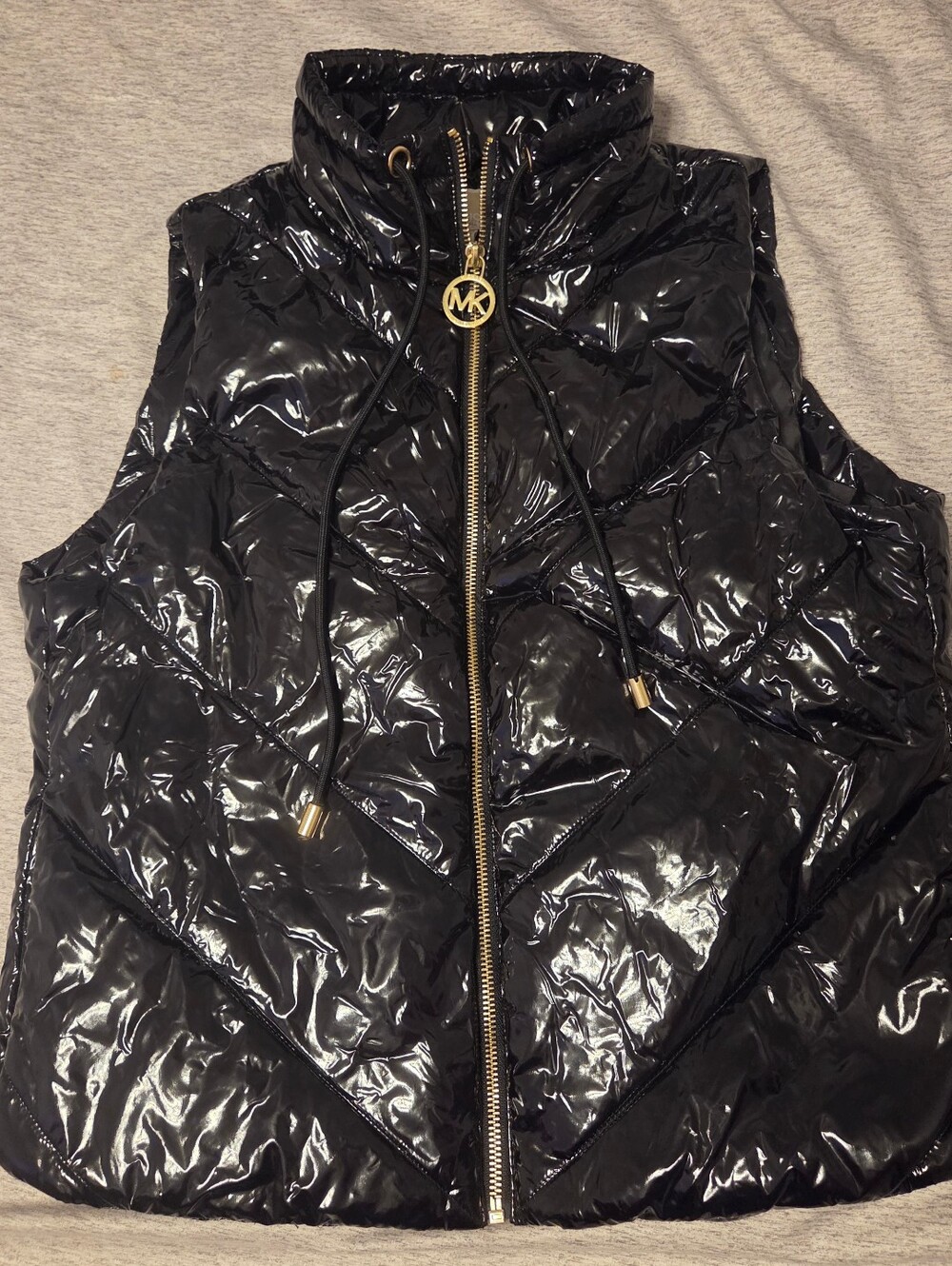 MICHAEL KORS women's full zip shiny puffer vest in black size medium